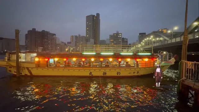 静かに始まる夜。